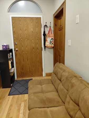 $2,400 | 57 Gainsborough Street, Unit 2, Boston, MA 02115