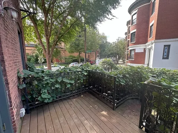 $2,400 | 57 Gainsborough Street, Unit 2, Boston, MA 02115