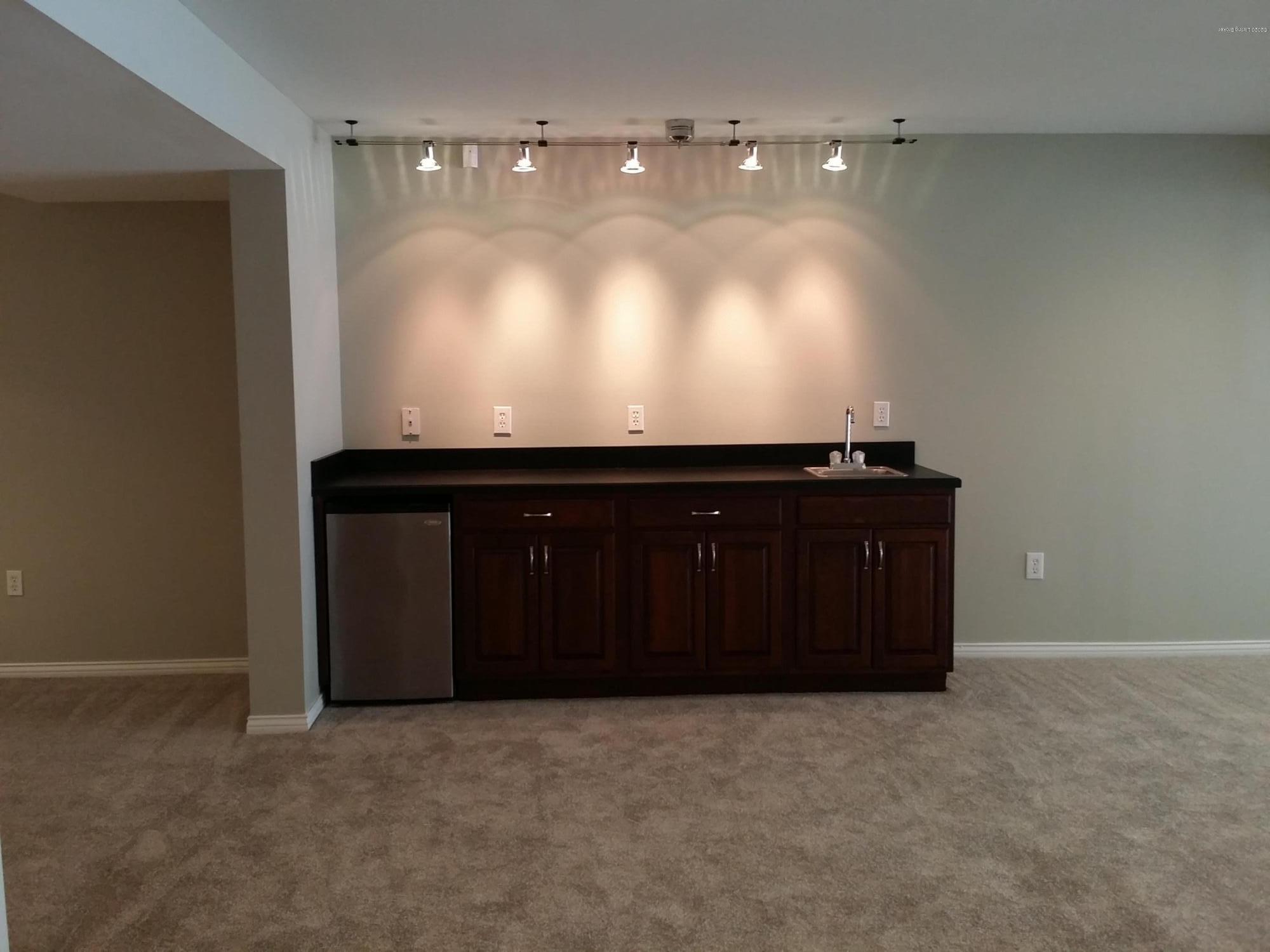 7601 Stone Ledge Road Louisville, KY 40291 - Photo 31 of 38 Custom bar