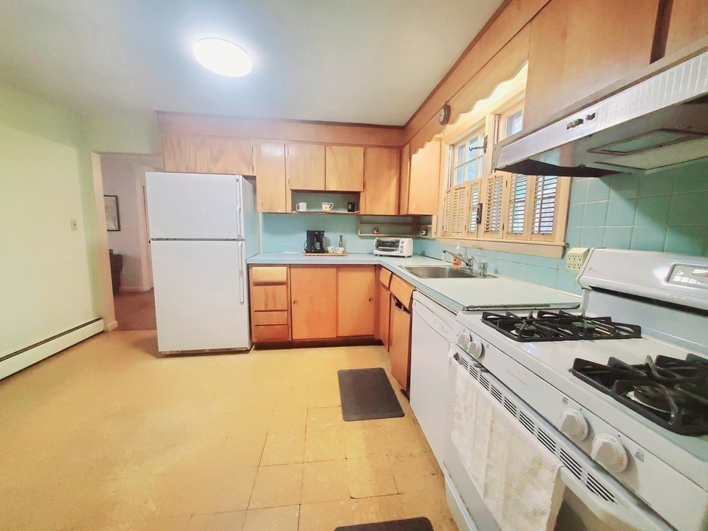 116 Lovejoy Road Andover, MA 01810 - Photo 8 of 23 Gallery Image 8