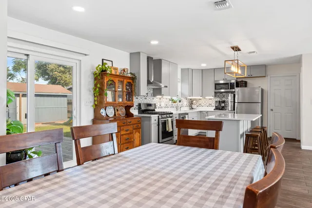 $300,000 | 212 South Kimbrel Avenue, Panama City, FL 32404