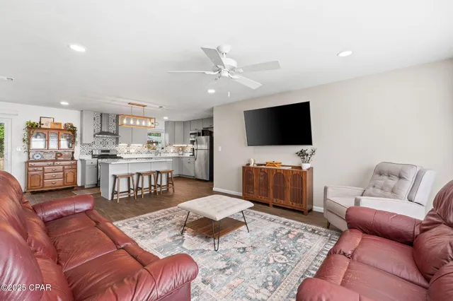 $300,000 | 212 South Kimbrel Avenue, Panama City, FL 32404