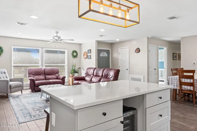 $300,000 | 212 South Kimbrel Avenue, Panama City, FL 32404