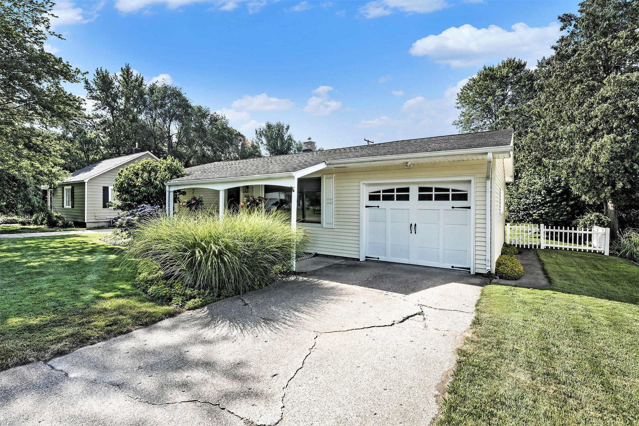 614 River Street Spring Lake, MI 49456 - Photo 14 of 19 016_file_580