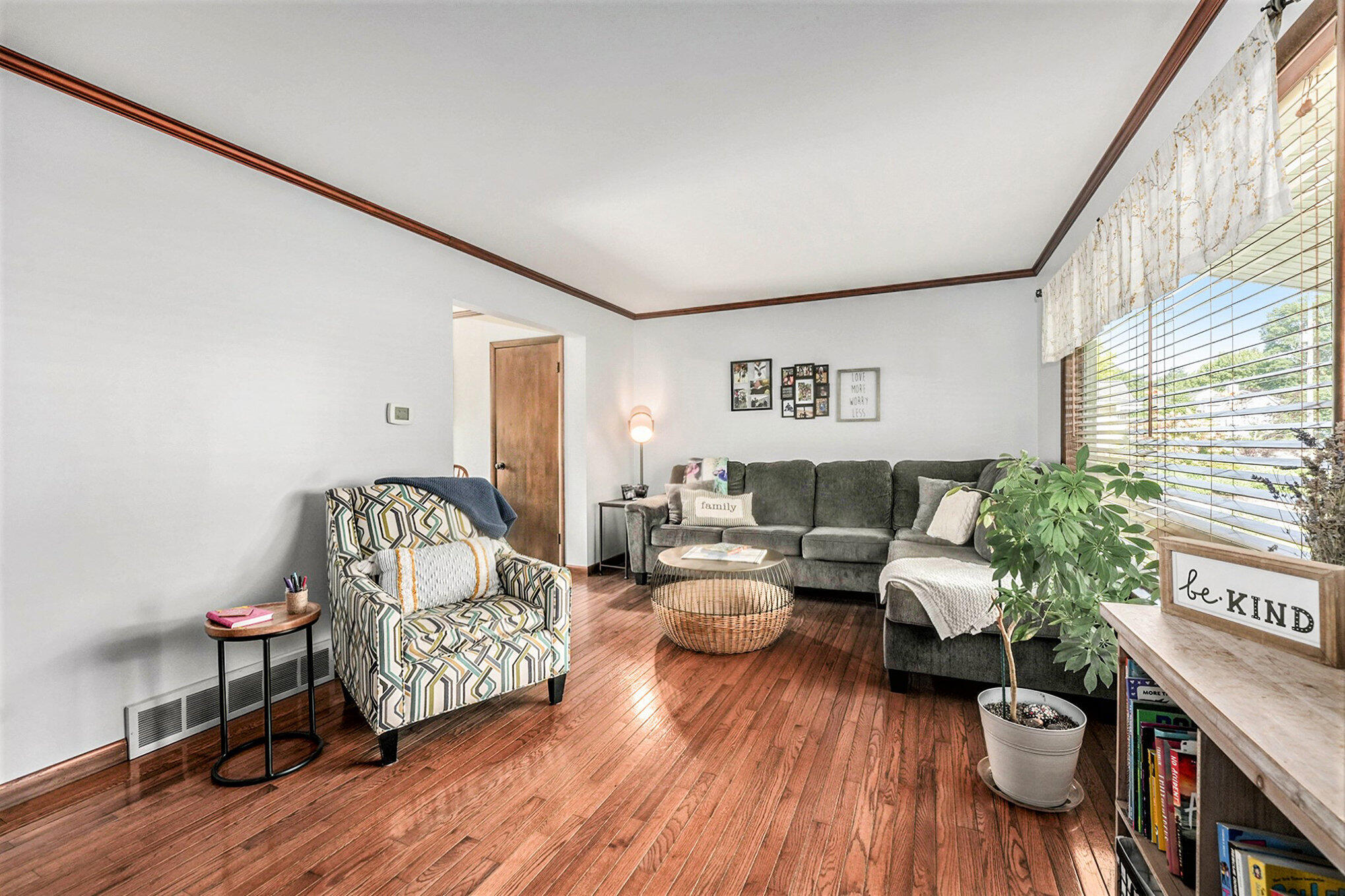 614 River Street Spring Lake, MI 49456 - Photo 3 of 19 011_file_596