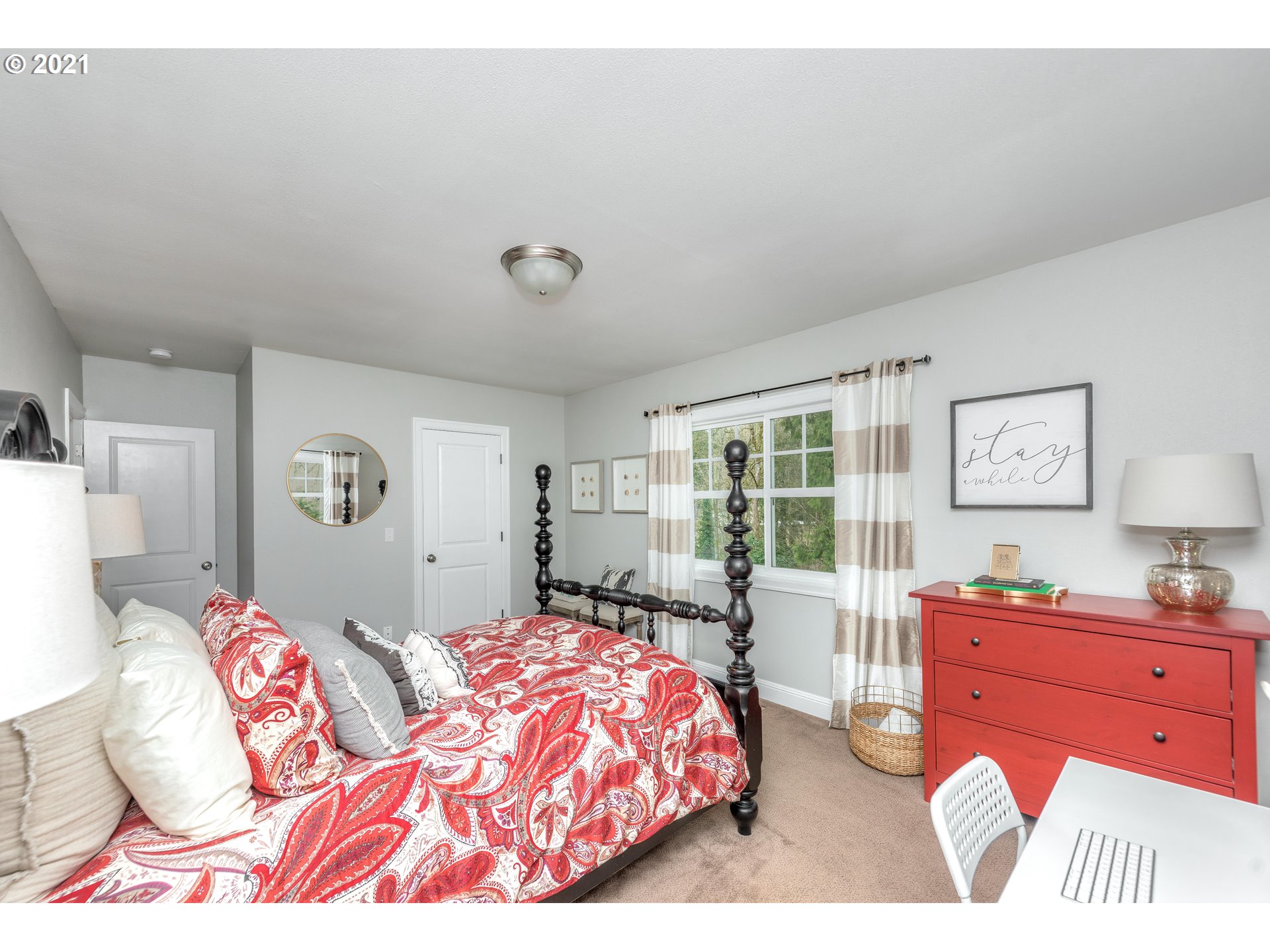 2925 Southwest Ridgewood Avenue Portland, OR 97225 - Photo 12 of 30 Gallery Image 12