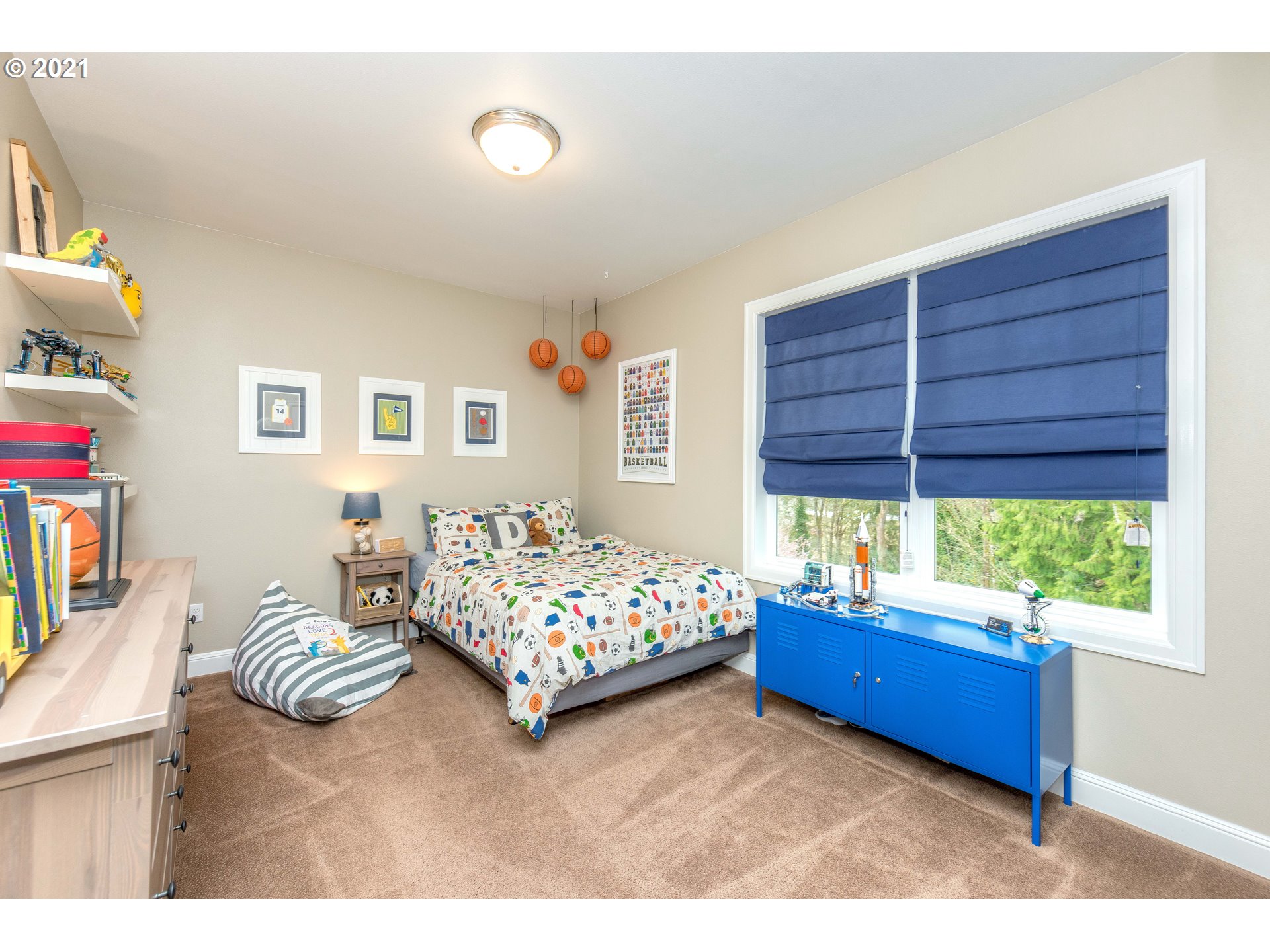 2925 Southwest Ridgewood Avenue Portland, OR 97225 - Photo 13 of 30 Gallery Image 13