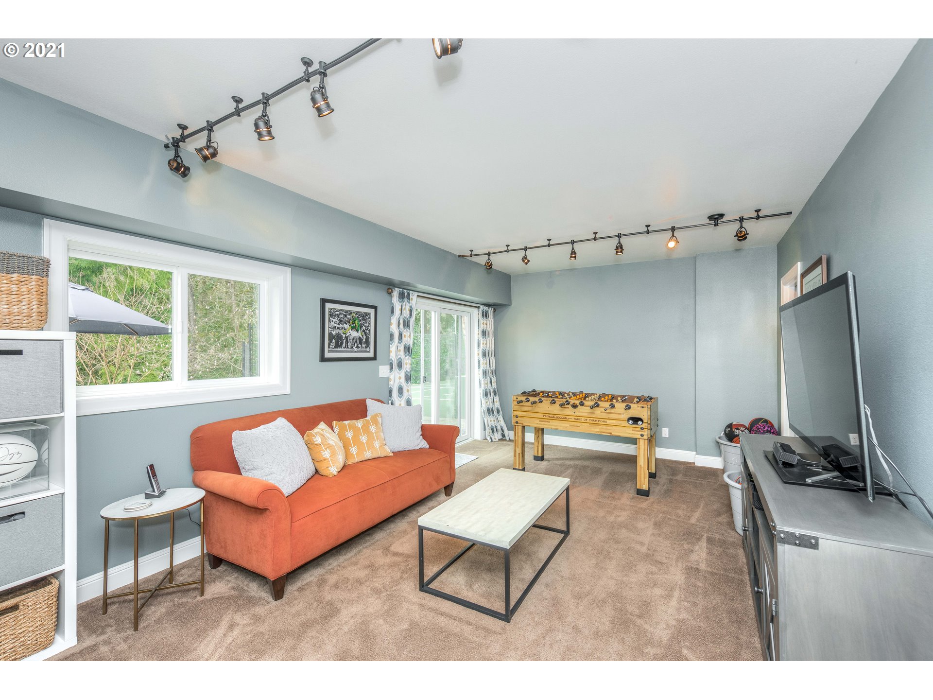2925 Southwest Ridgewood Avenue Portland, OR 97225 - Photo 15 of 30 Gallery Image 15