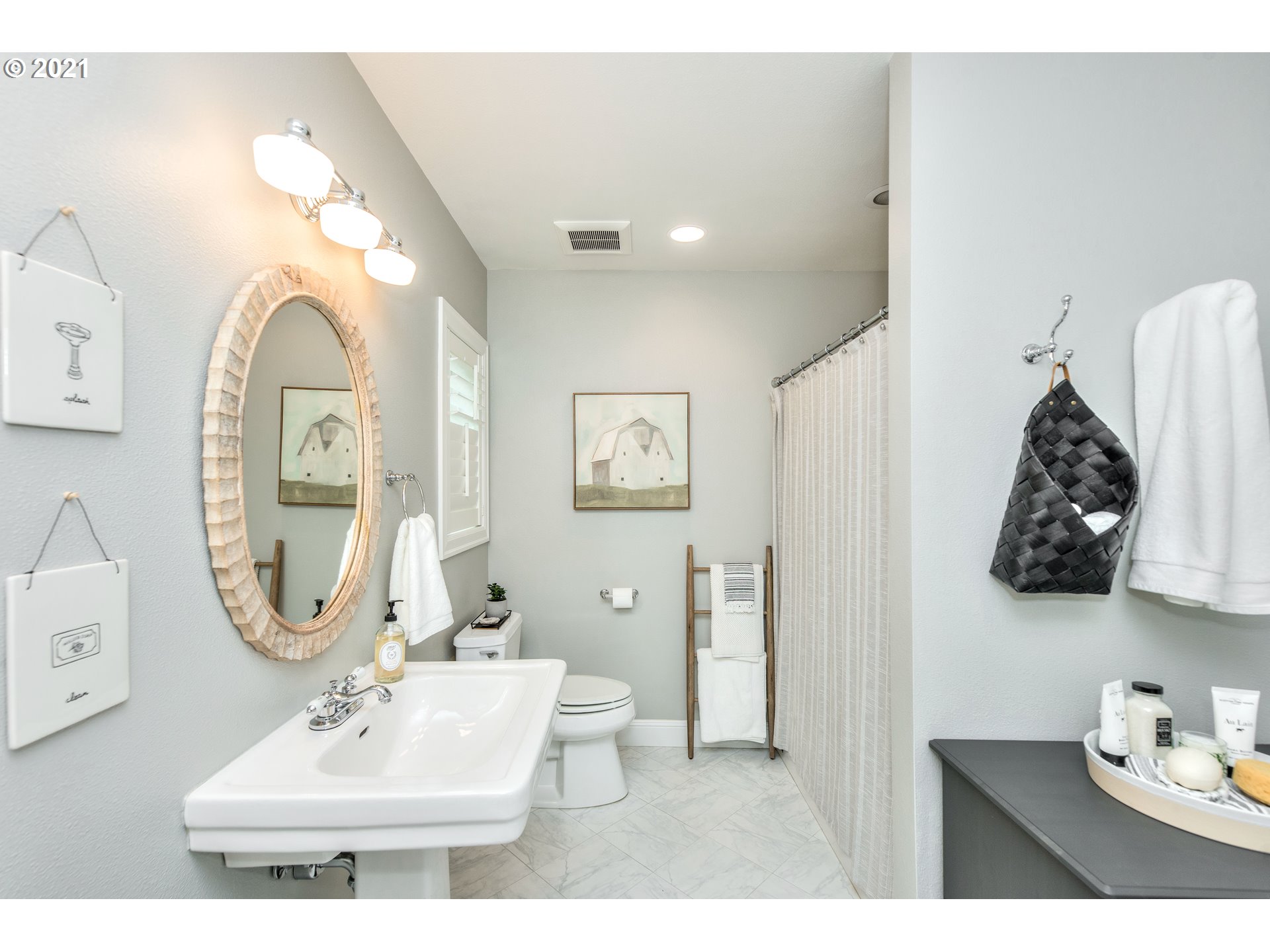 2925 Southwest Ridgewood Avenue Portland, OR 97225 - Photo 20 of 30 Gallery Image 20