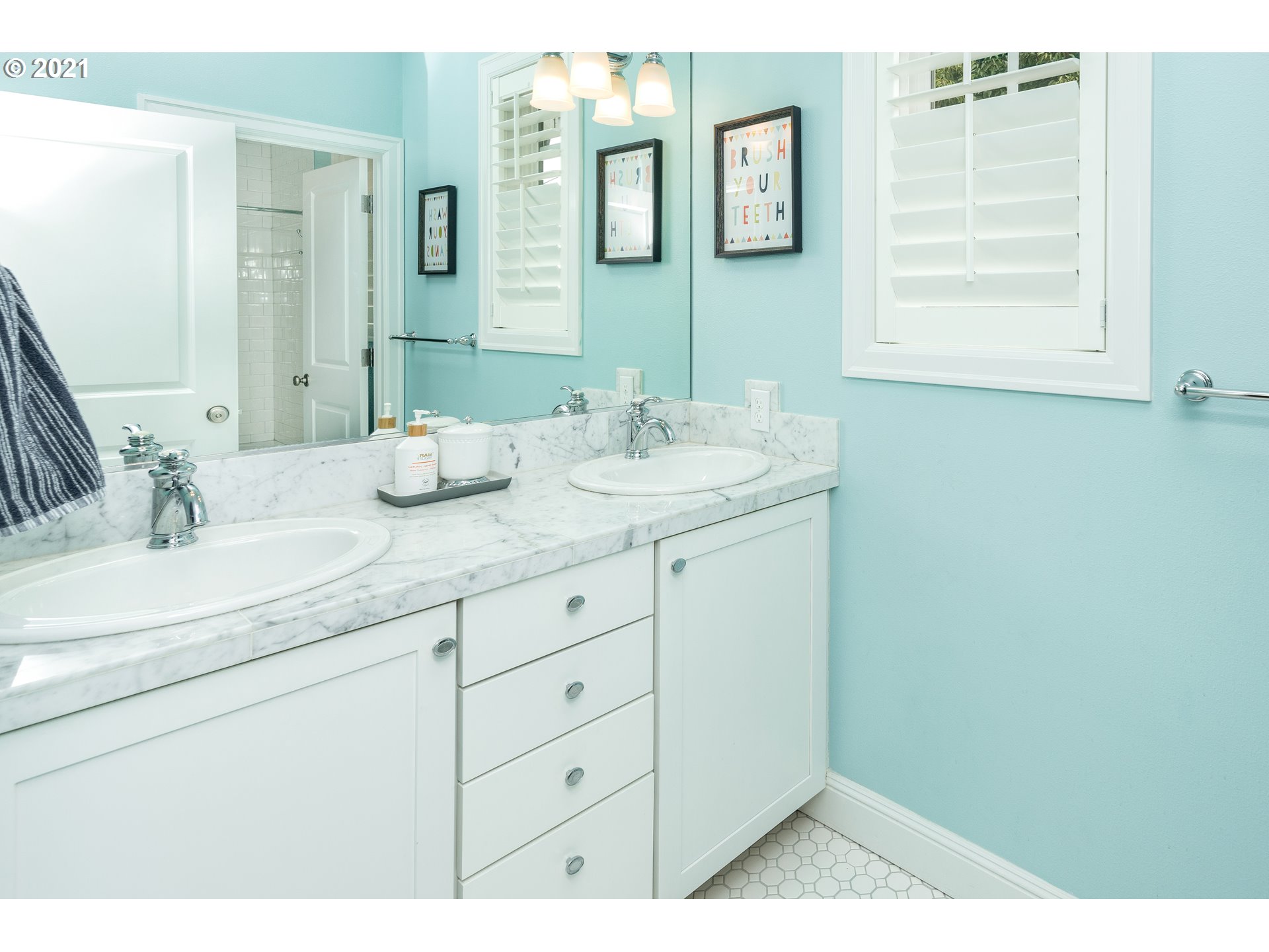 2925 Southwest Ridgewood Avenue Portland, OR 97225 - Photo 23 of 30 Gallery Image 23