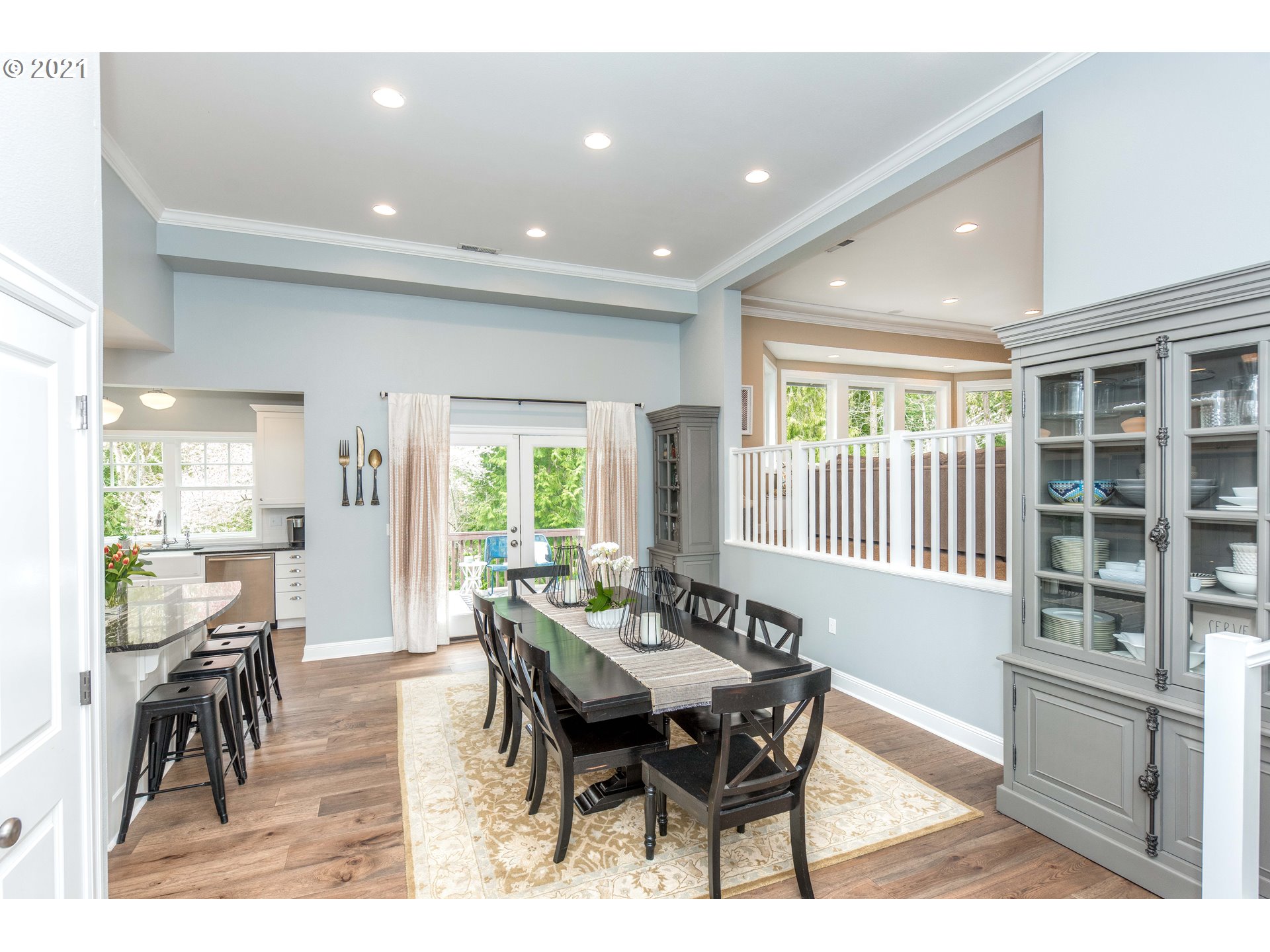 2925 Southwest Ridgewood Avenue Portland, OR 97225 - Photo 5 of 30 Gallery Image 5