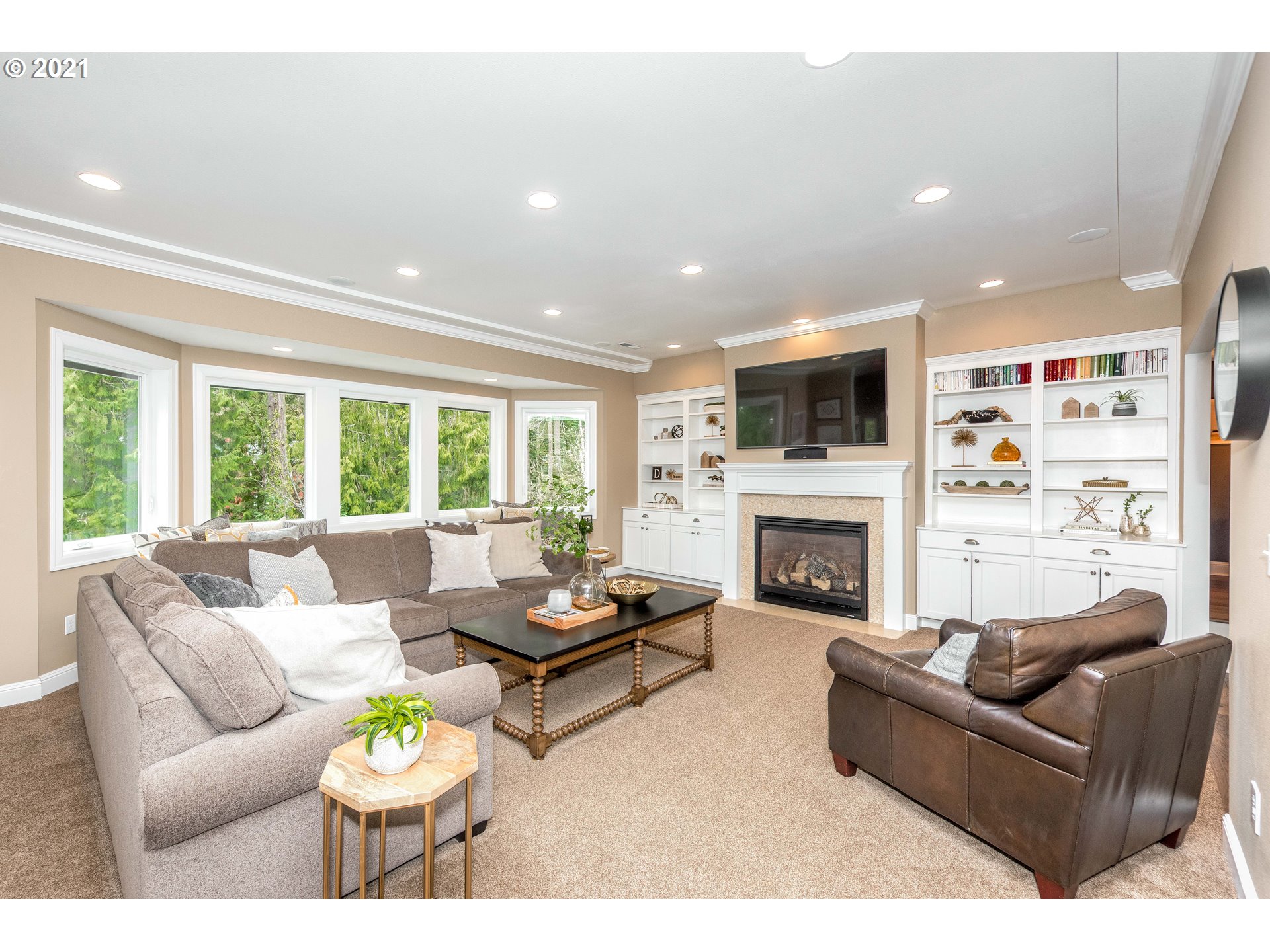 2925 Southwest Ridgewood Avenue Portland, OR 97225 - Photo 6 of 30 Gallery Image 6