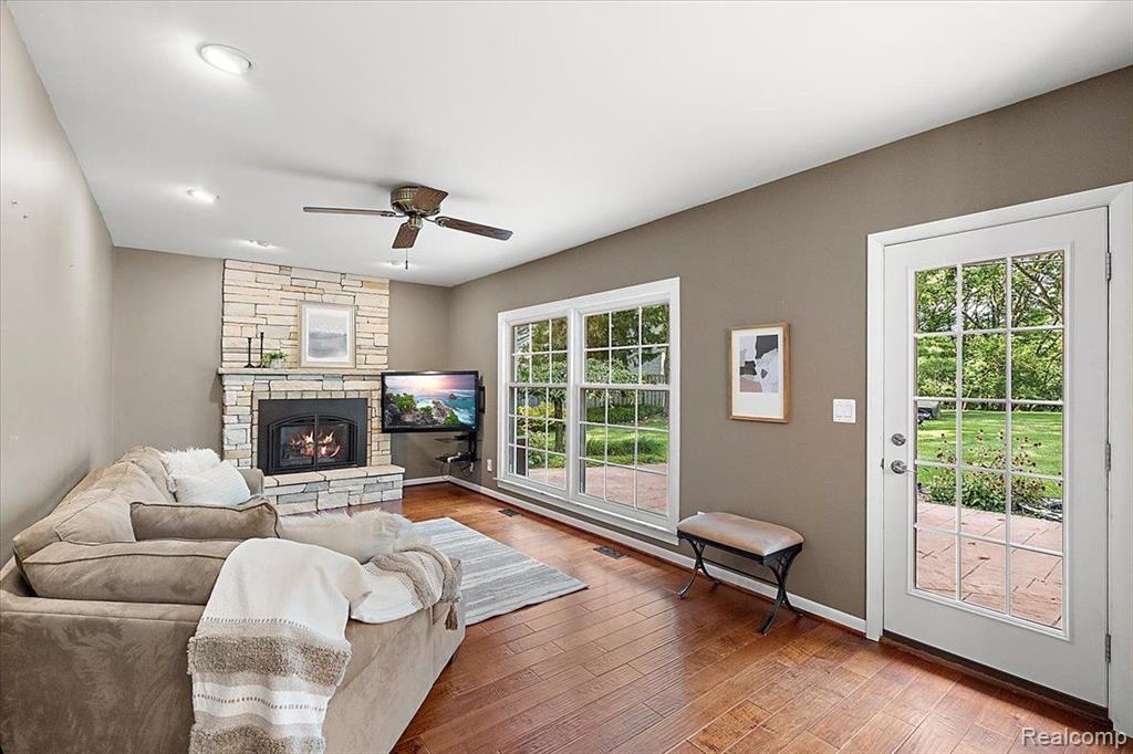 144 Oaklane Drive Rochester Hills, MI 48306 - Photo 24 of 74