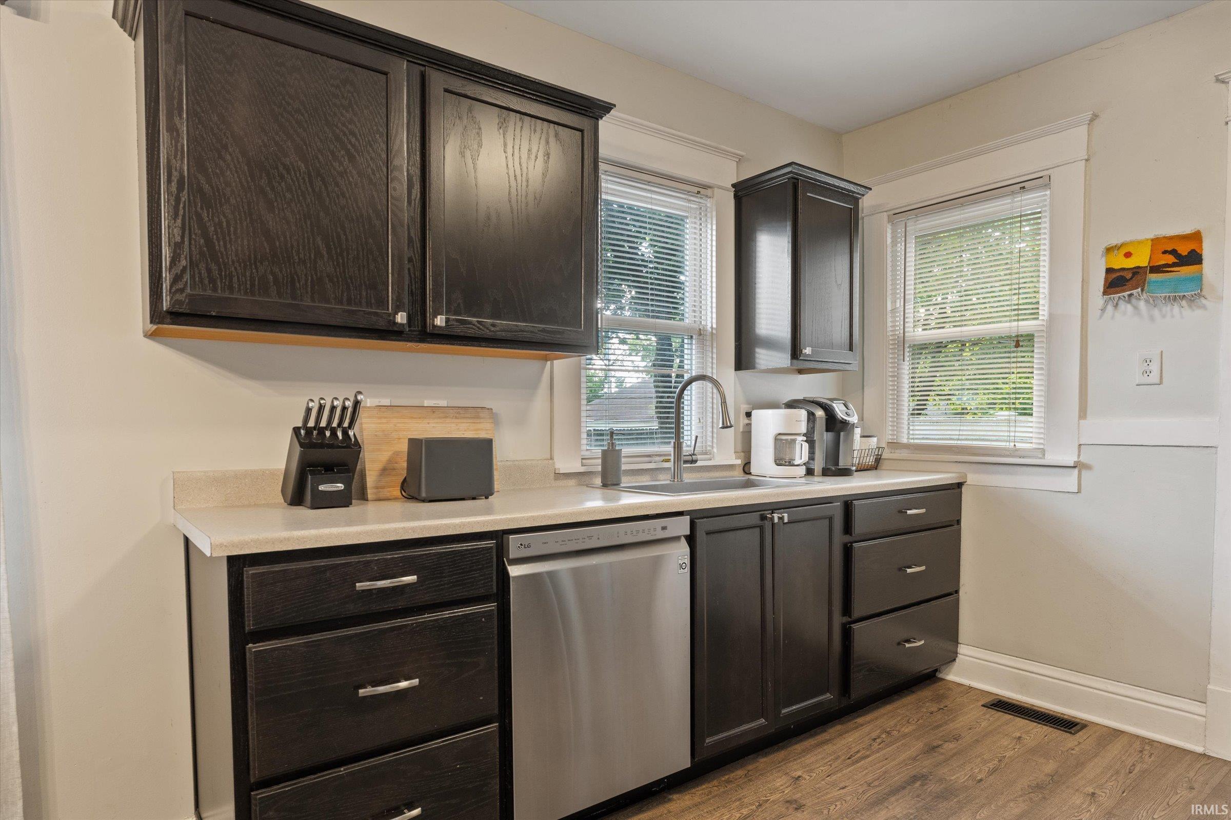 809 Turnock Street South Bend, IN 46617 - Photo 2 of 36