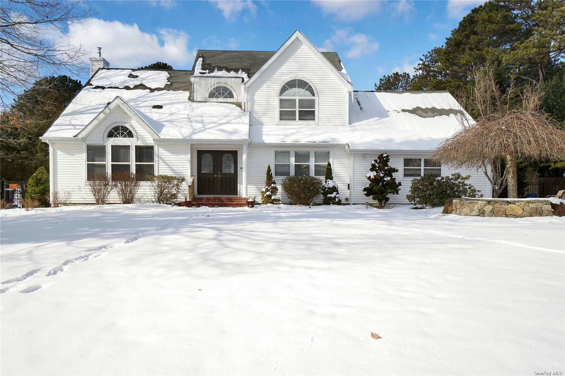 10 Thunder Road Miller Place, NY 11764 - Photo 1 of 1 a view of white house with a outdoor space
