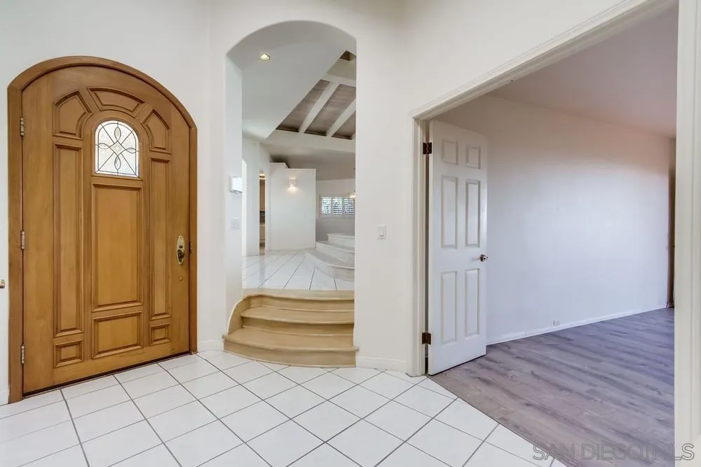 1145 La Jolla Rancho Road La Jolla, CA 92037 - Photo 5 of 45