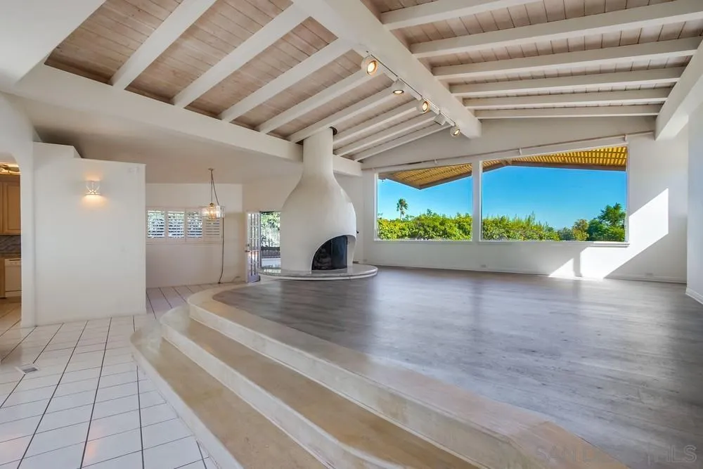 1145 La Jolla Rancho Road La Jolla, CA 92037 - Photo 6 of 45 a view of an entryway