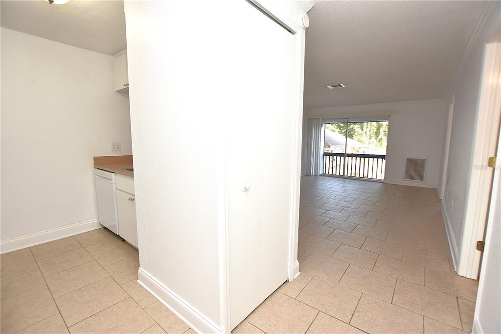 141 Fernery Road, Unit B5 Lakeland, FL 33809 - Photo 8 of 29