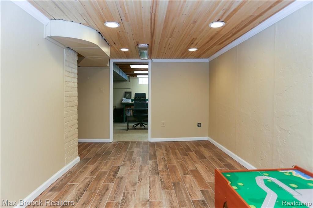 1271 Cambridge Road Berkley, MI 48072 - Photo 30 of 36