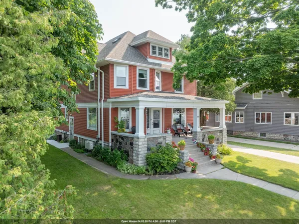 $849,900 | 936 Memorial Drive, Sturgeon Bay, WI 54235