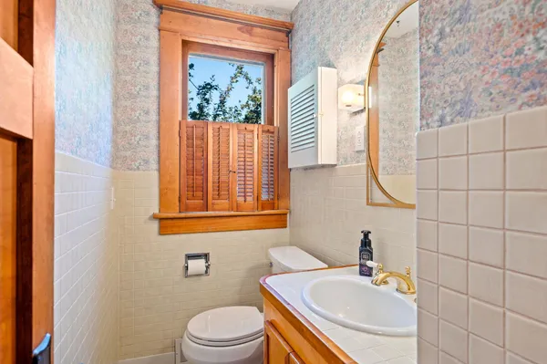 $825,000 | 936 Memorial Drive, Sturgeon Bay, WI 54235