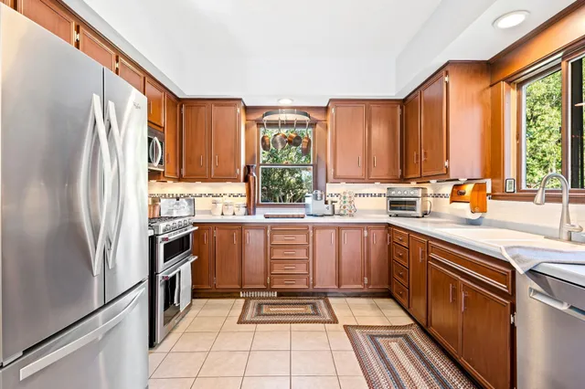 $849,900 | 936 Memorial Drive, Sturgeon Bay, WI 54235