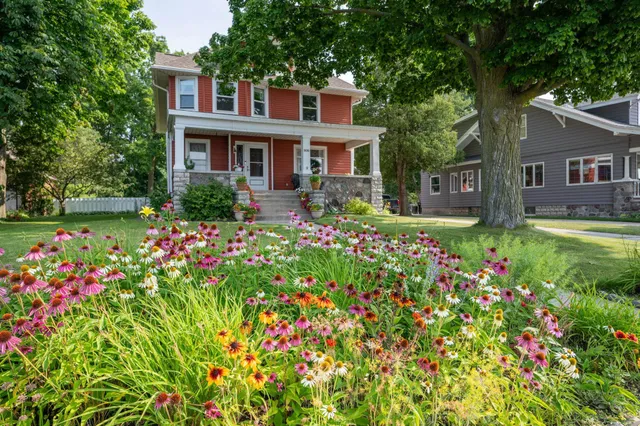 $849,900 | 936 Memorial Drive, Sturgeon Bay, WI 54235