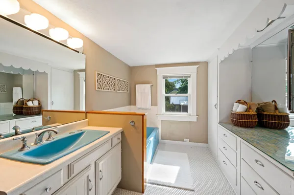 $825,000 | 936 Memorial Drive, Sturgeon Bay, WI 54235