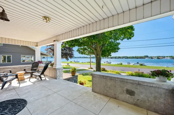 $825,000 | 936 Memorial Drive, Sturgeon Bay, WI 54235