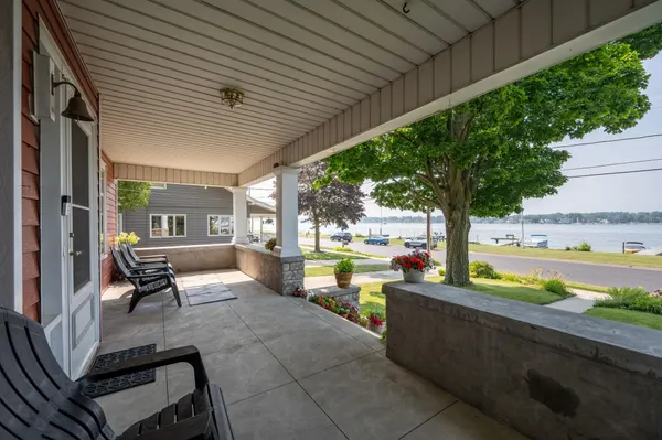 $825,000 | 936 Memorial Drive, Sturgeon Bay, WI 54235
