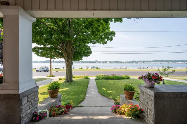 $849,900 | 936 Memorial Drive, Sturgeon Bay, WI 54235