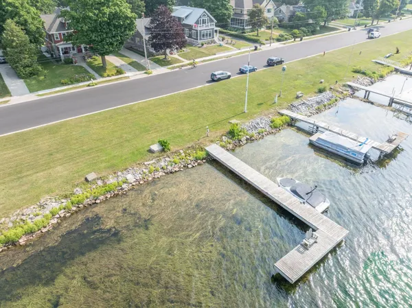 $825,000 | 936 Memorial Drive, Sturgeon Bay, WI 54235