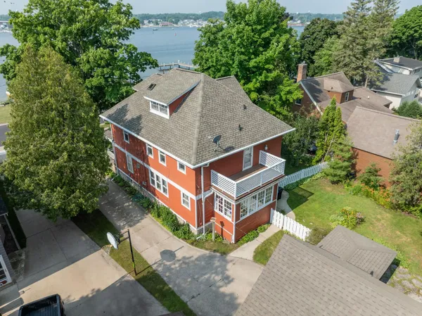 $825,000 | 936 Memorial Drive, Sturgeon Bay, WI 54235