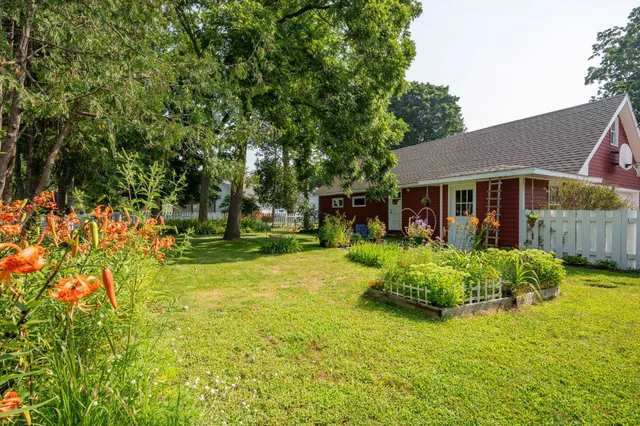 $849,900 | 936 Memorial Drive, Sturgeon Bay, WI 54235