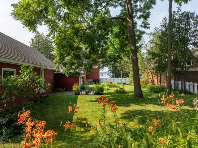 $849,900 | 936 Memorial Drive, Sturgeon Bay, WI 54235