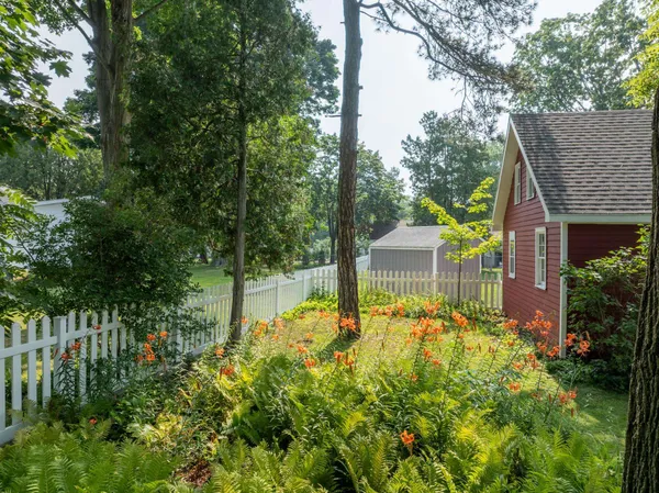 $825,000 | 936 Memorial Drive, Sturgeon Bay, WI 54235