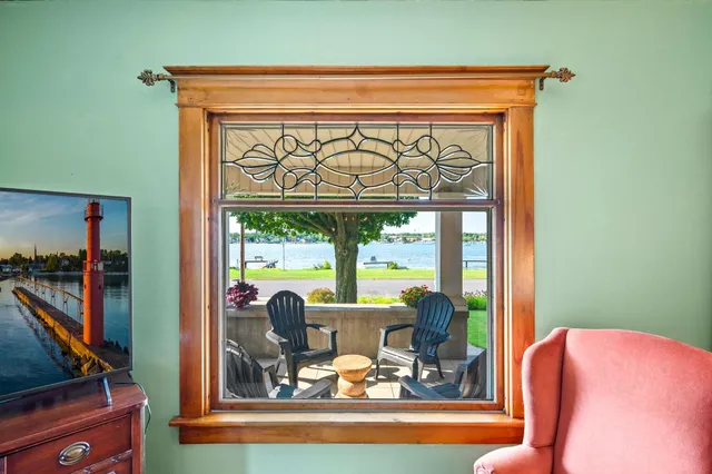 $849,900 | 936 Memorial Drive, Sturgeon Bay, WI 54235