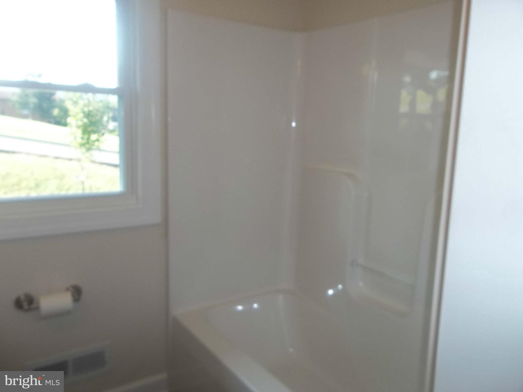 1010 Braxton Road Front Royal, VA 22630 - Photo 26 of 30 Bath