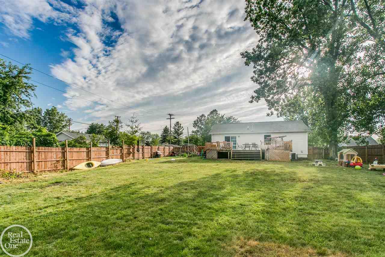 1020 Minnesota Road Port Huron, MI 48060 - Photo 27 of 31