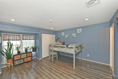 $430,000 | 130 Commodore Circle, Port Jefferson Station, NY 11776
