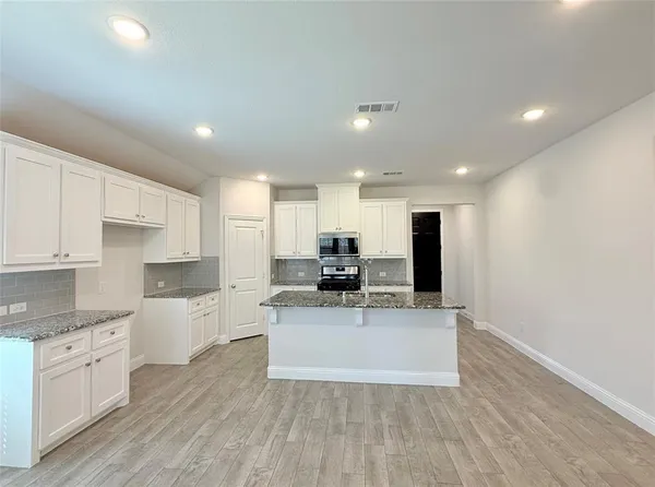 $2,000 | 2305 Caroline, Anna, TX 75409