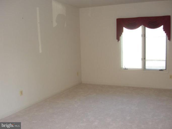 3131 Courtside Road Bowie, MD 20721 - Photo 3 of 17 Living Room