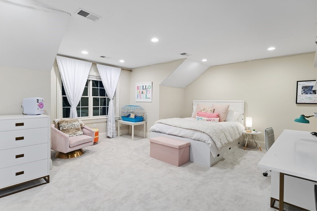 391 Dudley Road Newton, MA 02459 - Photo 15 of 19