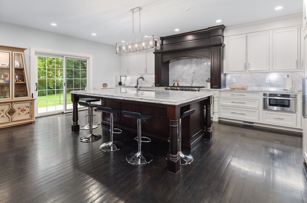 391 Dudley Road Newton, MA 02459 - Photo 4 of 19