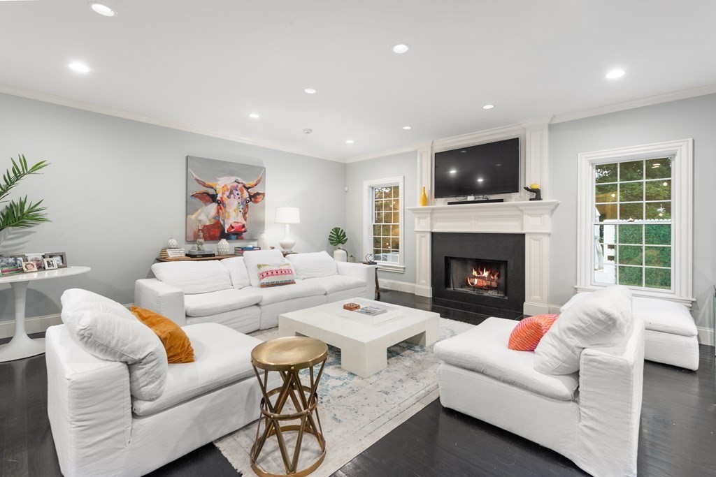 391 Dudley Road Newton, MA 02459 - Photo 6 of 19