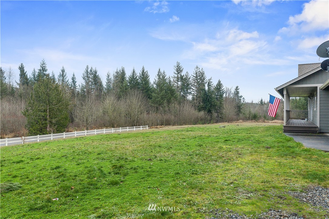 14817 South Tilley Road Tenino, WA 98589 - Photo 38 of 38 a backyard of a house with lots of green space