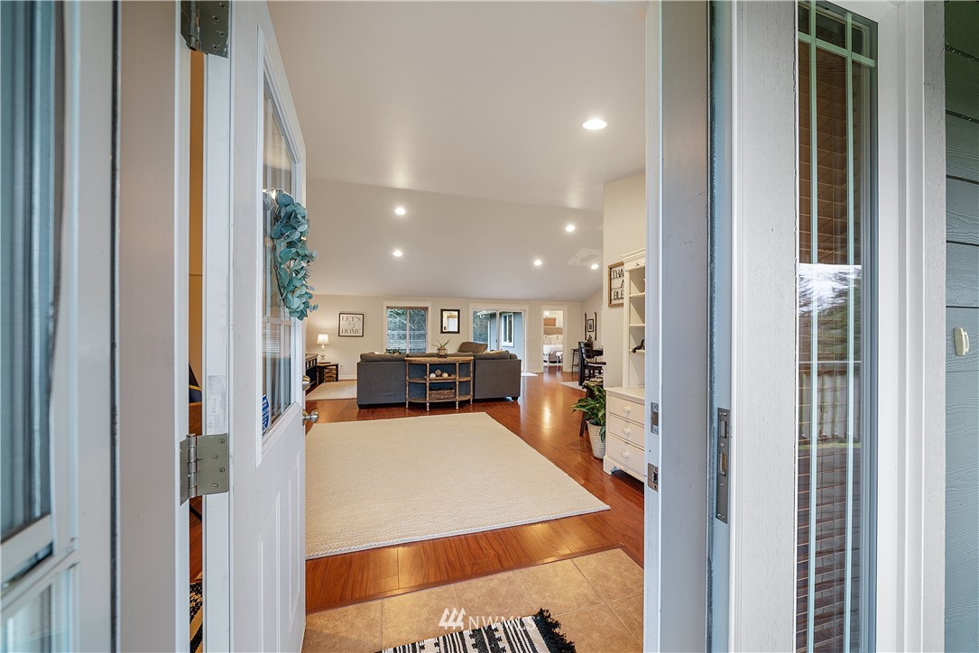 14817 South Tilley Road Tenino, WA 98589 - Photo 5 of 38 a view of a living room and kitchen view