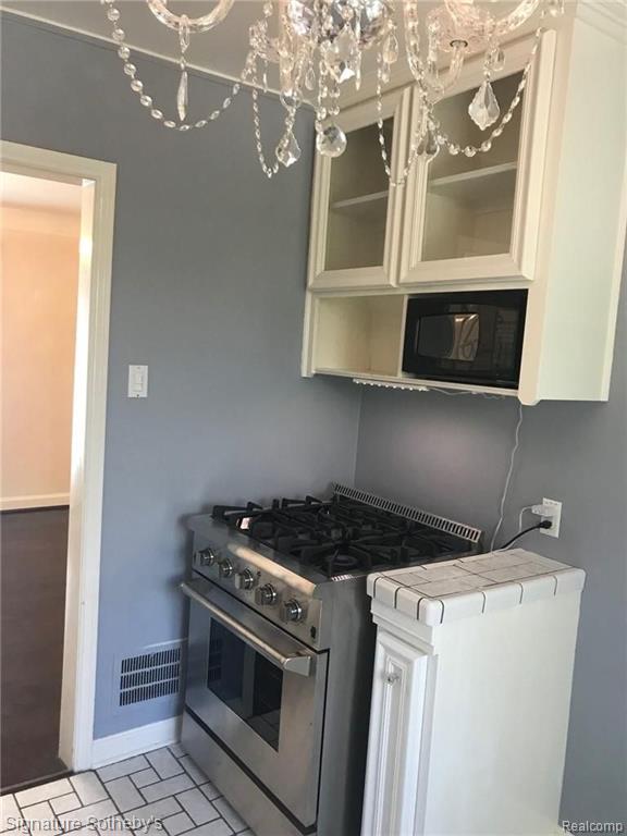 3644 Kenmore Road Berkley, MI 48072 - Photo 10 of 30