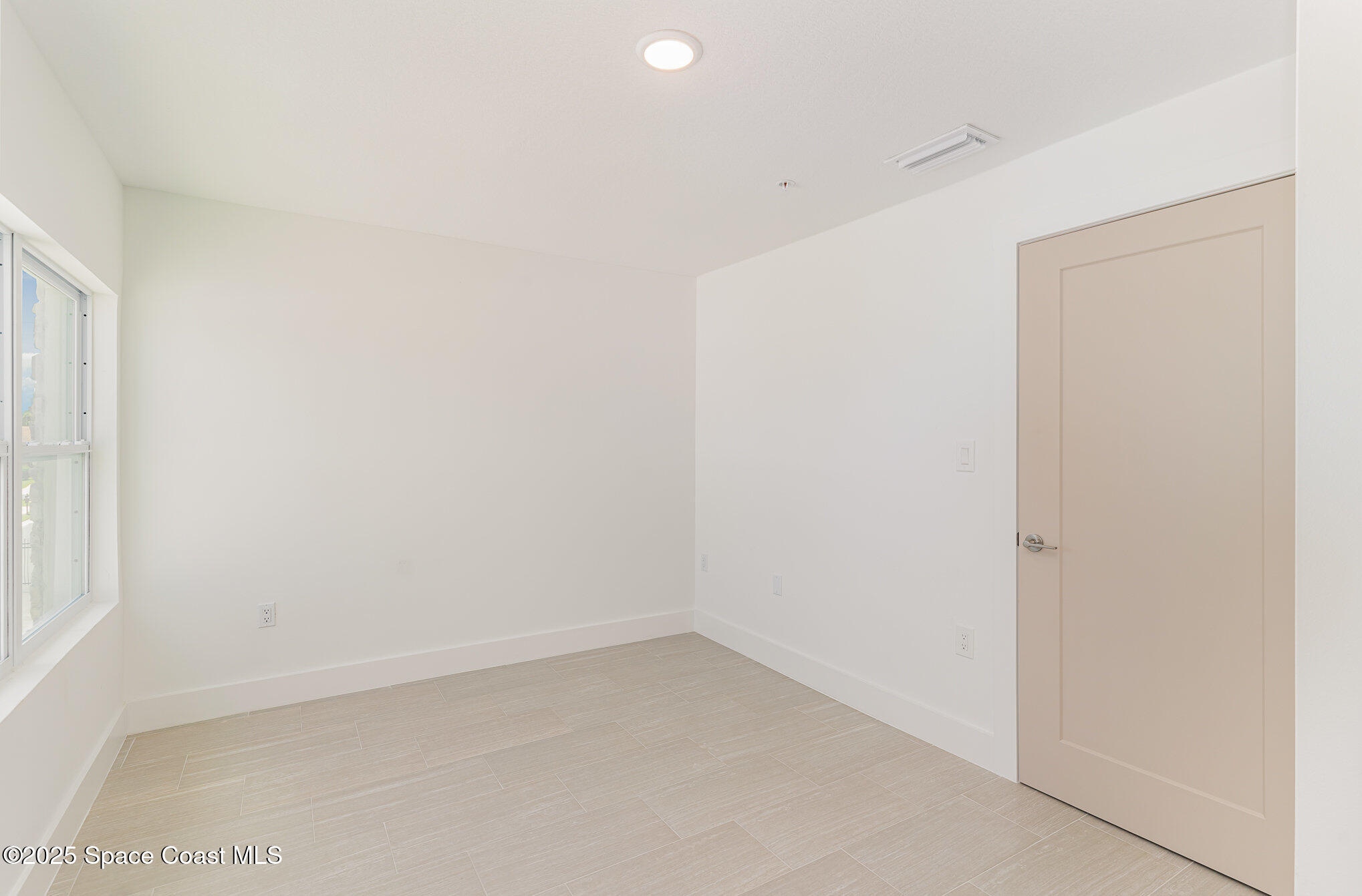 1625 Par Street, Unit 1203 Palm Bay, FL 32905 - Photo 14 of 38 a view of an empty room