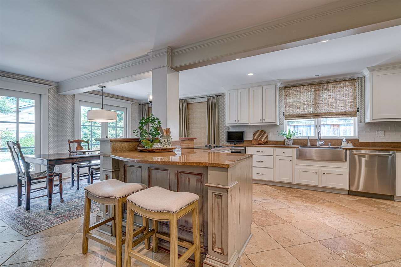 217 Green Glade Road Memphis, TN 38120 - Photo 7 of 25